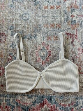 Aritzia Sculpt Knit Bra